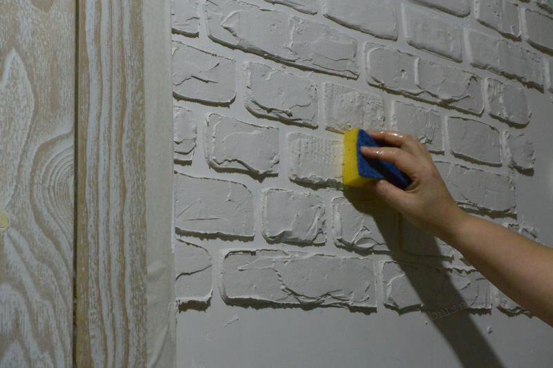 Как сделать декоративную штукатурку под кирпич для внутренней отделки стен в интерьере?