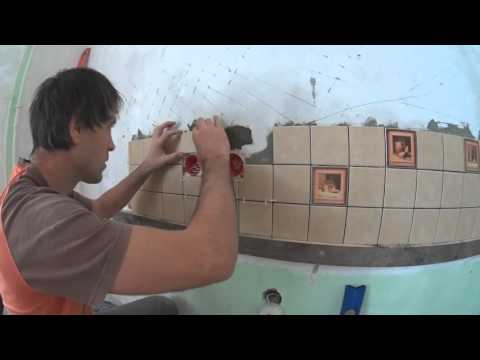 Как положить керамическую плитку своими руками на стены в кухне: как класть фартук, на ровные стены, техники исполнения