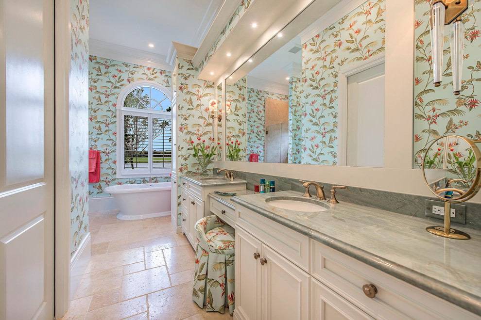 Обои для ванной комнаты: плюсы и минусы, виды, дизайн, 70+ фото в интерьере. как выбрать моющиеся влагостойкие обои в ванную комнату?