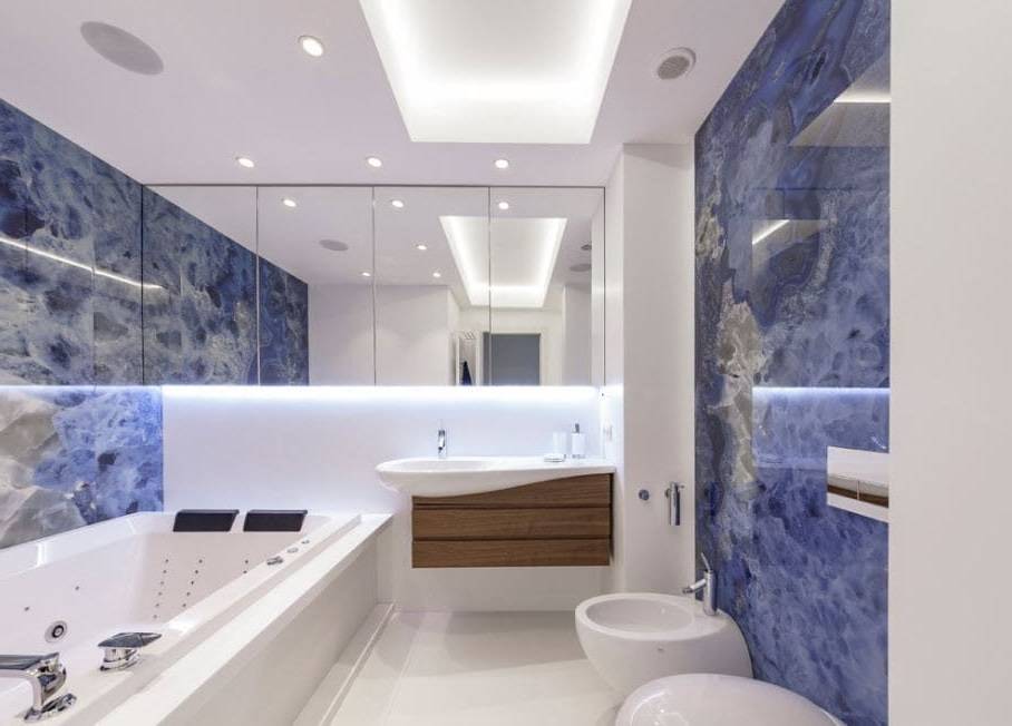 Дизайн потолка в ванной: выбор материалов и разновидности конструкций